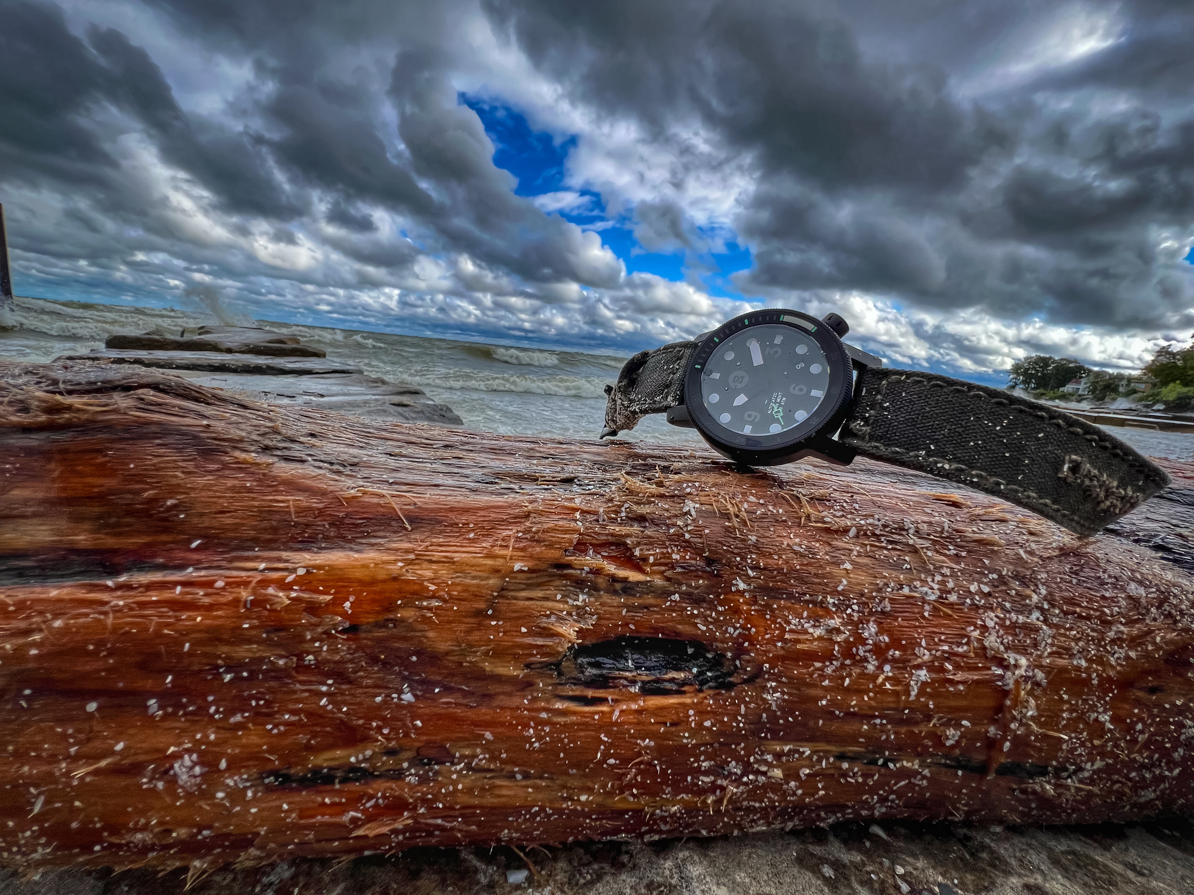 Watch Review: Minus 8 Diver 2.0 – Time to Blog Watches